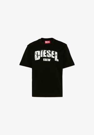 Zwart T-shirt met korte mouwen met verweerde witte "DIESEL CREW" tekst over de borst en een rood Diesel merklabel aan de binnenkant van de kraag.