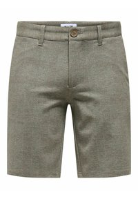 Shorts kaki avec un motif texturé, fermeture par bouton et passants de ceinture, présentant une coupe droite et un design mi-long.