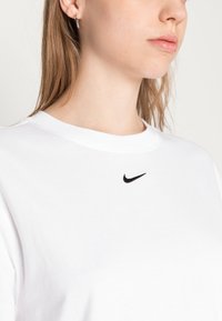 Nike Sportswear TEE  - Jednoduché tričko - white/black