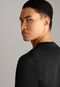 JOOP! Langarmshirt - schwarz