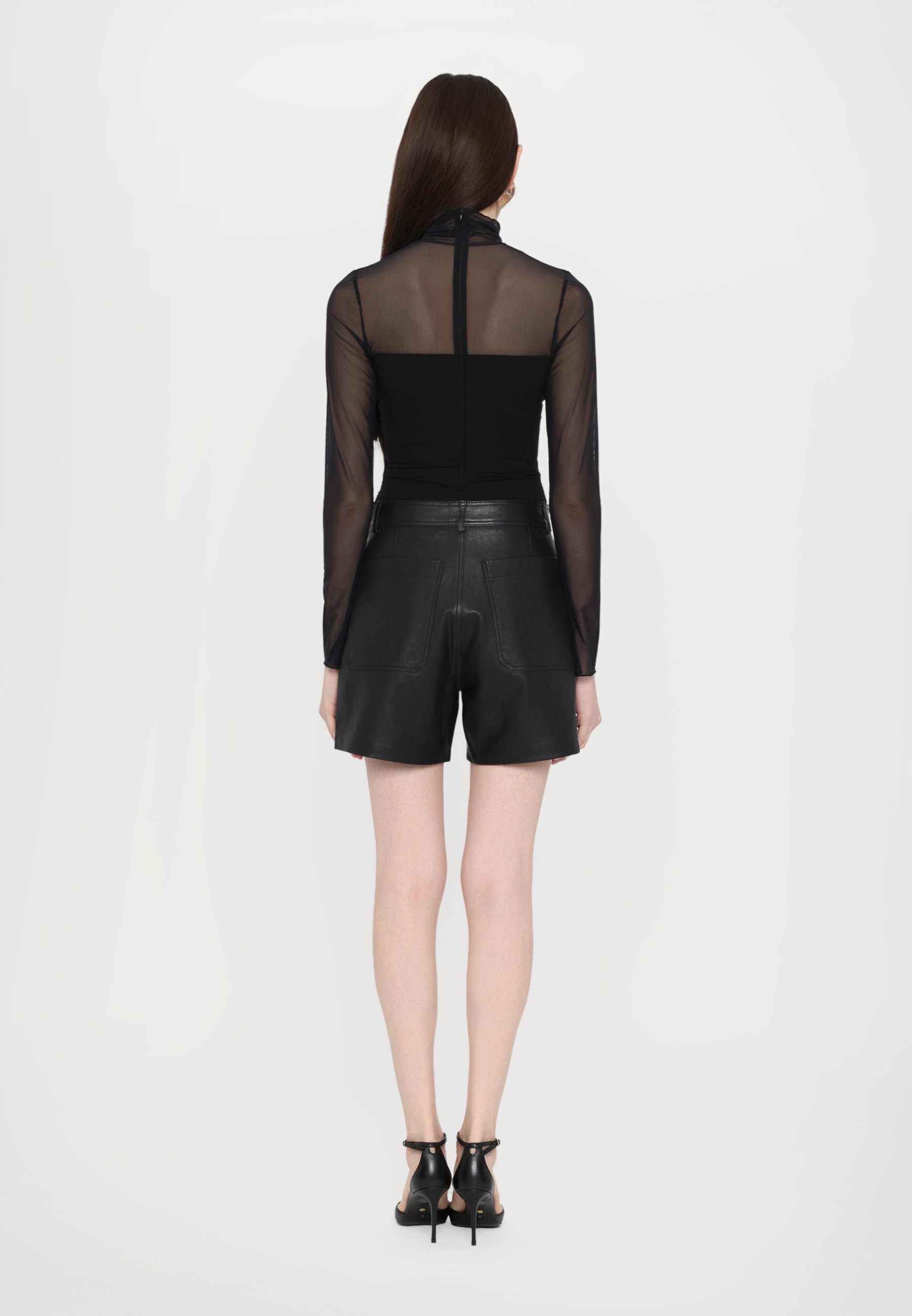 ショートパンツ Weekend Max Mara Virgola Leather Shorts WE5431015106001-w-