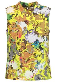 Top senza maniche floreale di un brillante giallo con intricati motivi di foglie e fiori in vari colori. Presenta un colletto alto e un tessuto testurizzato.