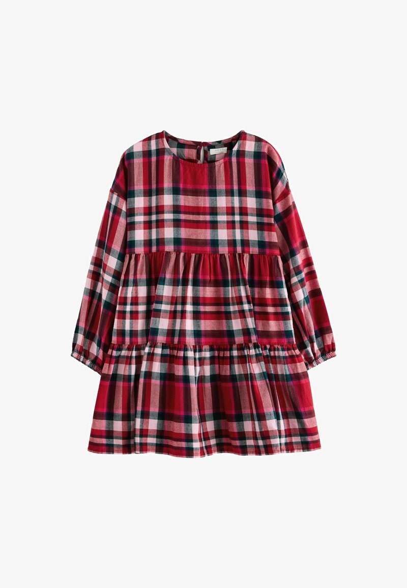 Czerwona sukienka w kratę z długimi rękawami, marszczonymi warstwami, okrągłym dekoltem i zapięciem na guziki z tyłu. Materiał ma miękkie, teksturowane wykończenie.