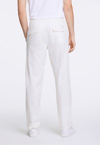 Lindbergh Tygbyxor - off white