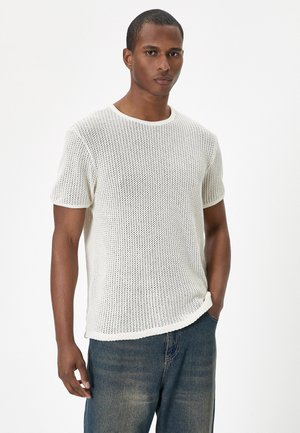 - T-shirt basic