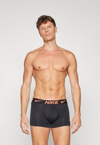 Nike Underwear ESSENTIAL TRUNK 3 PACK - Ozke boksarice - black-volt/hot punch/hyper royal
