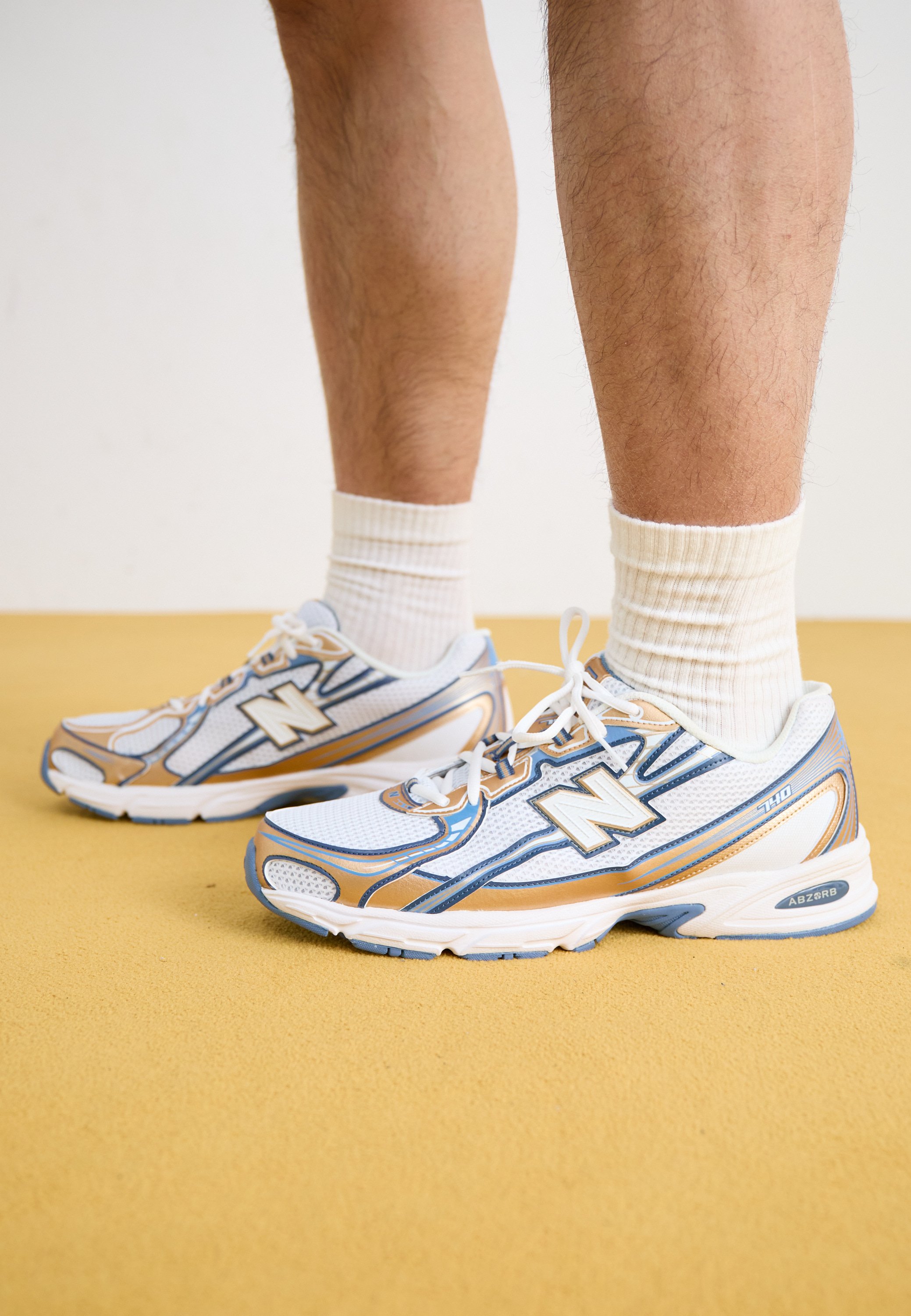 wavy white new balance