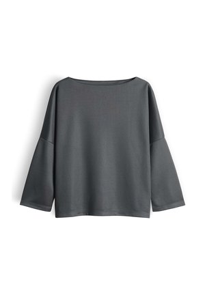 Dunkelgraues, langärmliges, lässig geschnittenes Shirt mit weitem Bootsausschnitt, geradem Saum und einer glatten, weichen Stoffoberfläche.