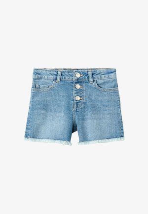 Blauwe denimshorts met drie knopen aan de voorkant, riemlussen, zakken aan de voorkant en een rafelige zoom aan elke pijp.