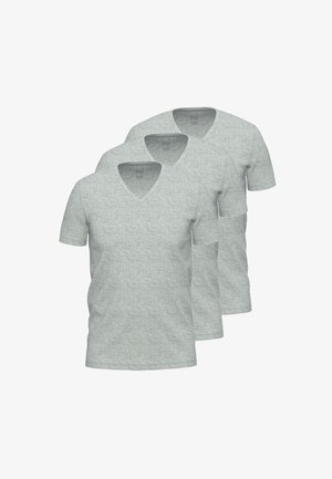 Kolme vaaleanharmaata V-pääntie t-paitaa esillä pinossa. Jokaisessa paidassa on lyhyet hihat ja teksturoitu kankaan kuvio.