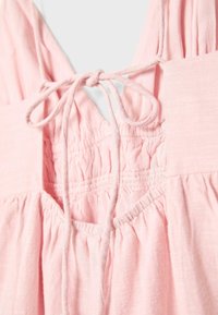 Stradivarius Freizeitkleid - light pink
