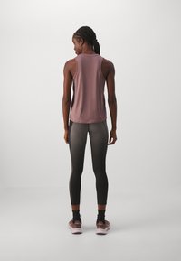 Nike Performance ONE CLASSIC TANK - Topper - smokey mauve/(black)