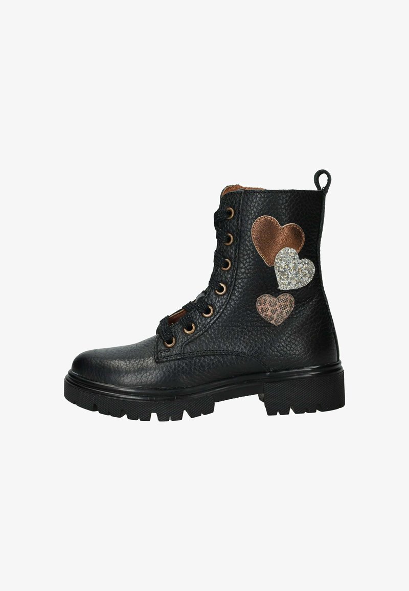 Zwarte leren gevechtslaars met een gestructureerde afwerking, verfraaid met drie decoratieve hartpatches in bruin, zilver en dierenprint. Rubberen zool.