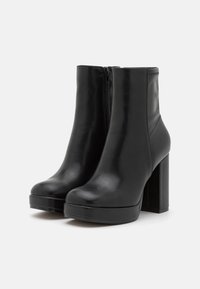 Call it Spring VEGAN IZABELLE - Stivaletti con plateau - black
