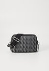 BRYANT CAMERA XBODY - Sac à main - black
