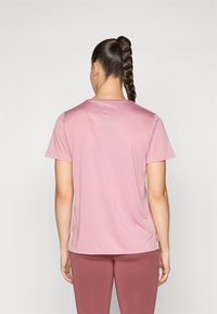 New Balance ESSENTIALS - Sportska majica - pink taffy