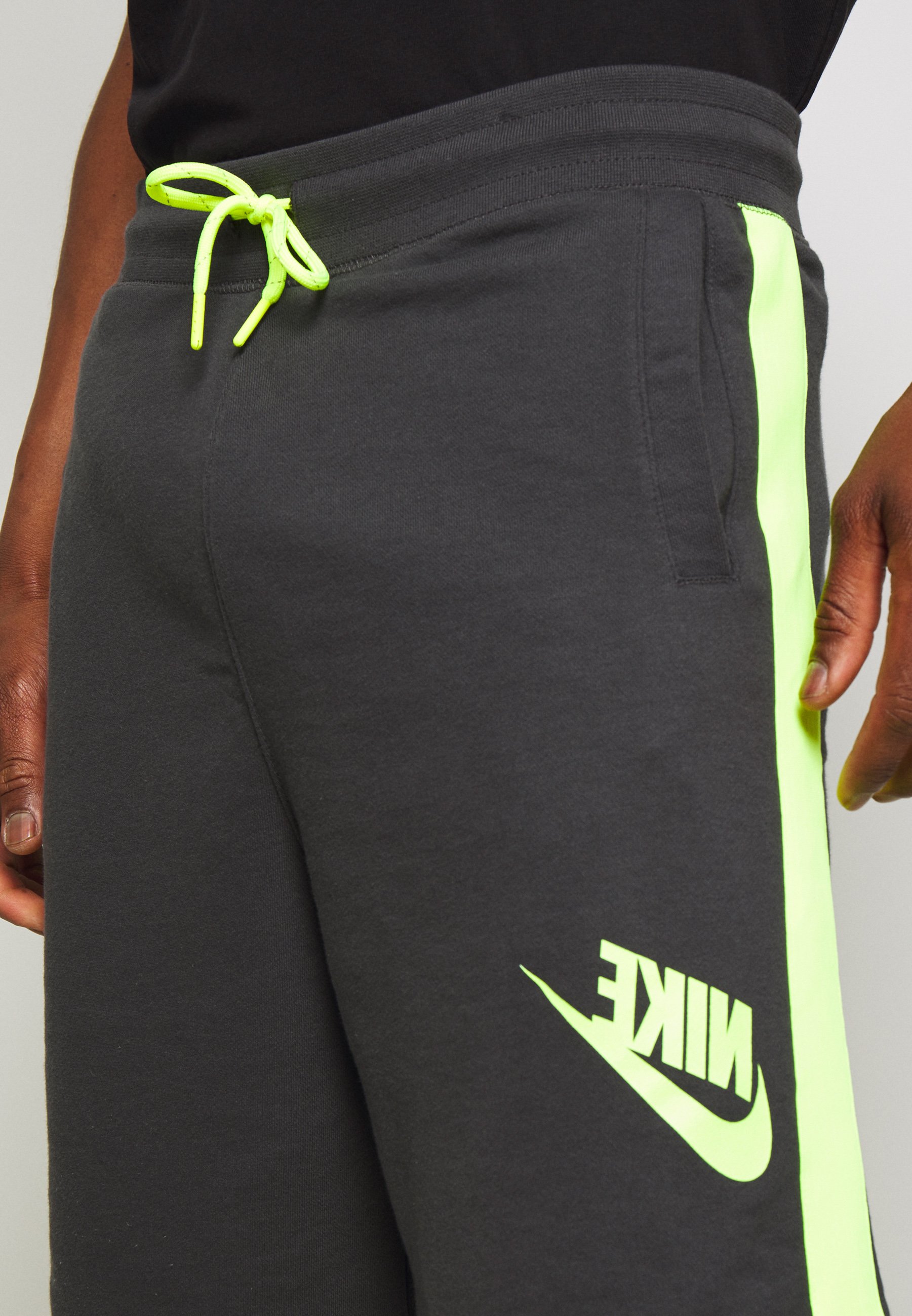 Nike Sportswear FESTIVAL ALUMNI 