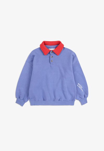 Lila Sweatshirt mit rotem Kragen, ausgestattet mit einer Drei-Knopf-Leiste und gerippten Bündchen. Text auf dem Ärmel: "Babbou Utsug". Weicher Stoff.