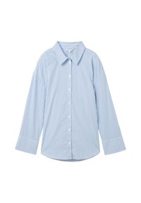 Camisa abotoada azul claro com riscas verticais brancas, mangas longas, colarinho clássico e bainha arredondada. Feita de um tecido suave.