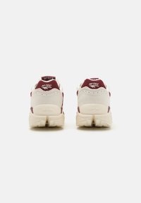 HI-TEC HTS74 SHADOW UNISEX  - Trainers - madder brown/gardenia
