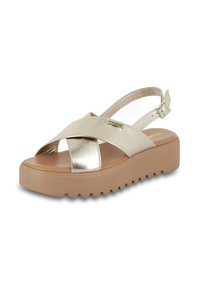 Sandal in oro metallizzato con un design a fascetta incrociata e una fibbia regolabile. Presenta una suola piattaforma spessa, beige, con una texture ondulata.
