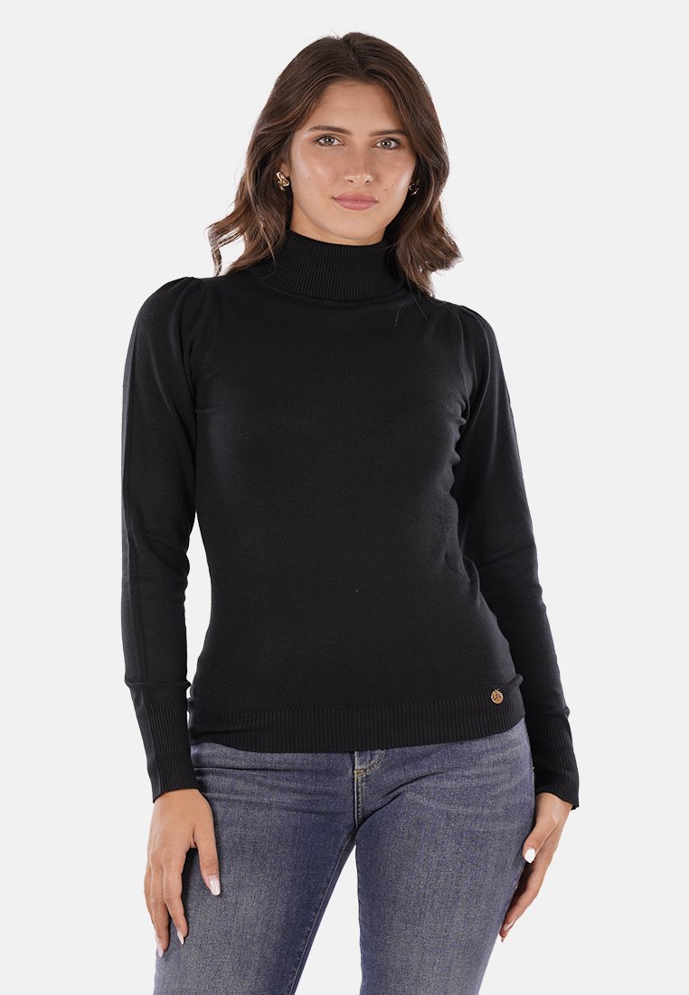 Maglione nero a maniche lunghe con collo a zampa, con polsini e orlo a coste, caratterizzato da un piccolo logo nella parte inferiore. Tessuto a maglia morbida.
