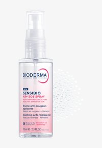 Spray Bioderma Sensibio AR+ dans un flacon en plastique transparent ; équipé d'un distributeur à pompe et d'accents roses. Contient 70 ml de solution apaisante.