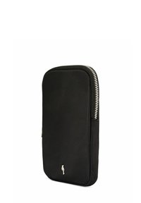 Czarny pokrowiec na zamek błyskawiczny wykonany z miękkiego materiału o gładkiej teksturze, z srebrnym zamkiem i małym logo z przodu. Kształt prostokątny.