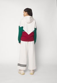 adidas Originals ADICOLOR NEUCLASSICS - Tréningruha alsók - white/black