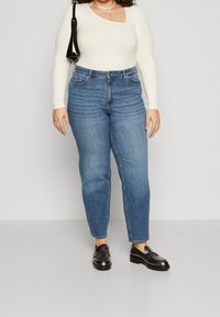 Vero Moda Curve Vaqueros mom - blue denim