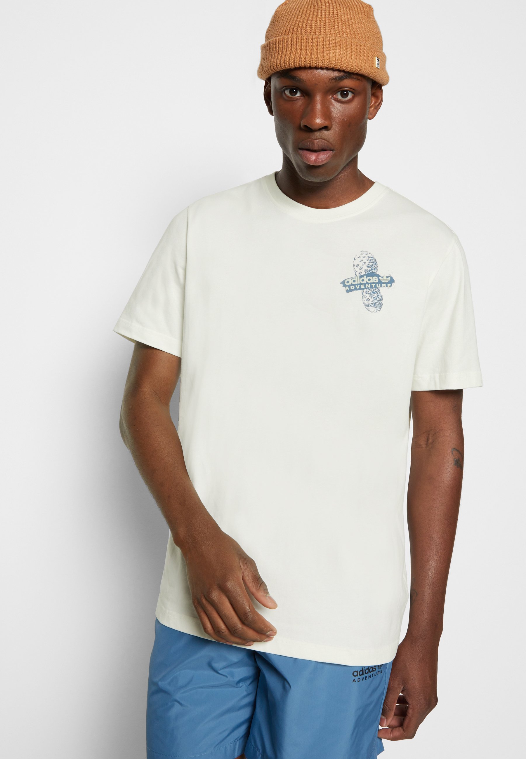adidas Originals TRAIL TEE - Print T-shirt - off white/off-white