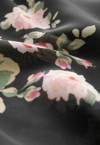 Thumbnail Image 7