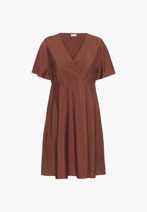 Robe marron à manches courtes avec décolleté en V, devant croisé et silhouette trapèze, en tissu légèrement brillant.