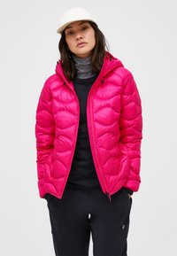 Peak Performance HELIUM HOOD - Pūkinė striukė - hellpink