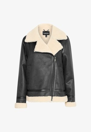 Czarna skórzana kurtka z kremowym kołnierzem i mankietami z sztucznego futra, z zapięciem na zamek i bocznymi kieszeniami. Gładka tekstura z wyraźnie zarysowanym kształtem.