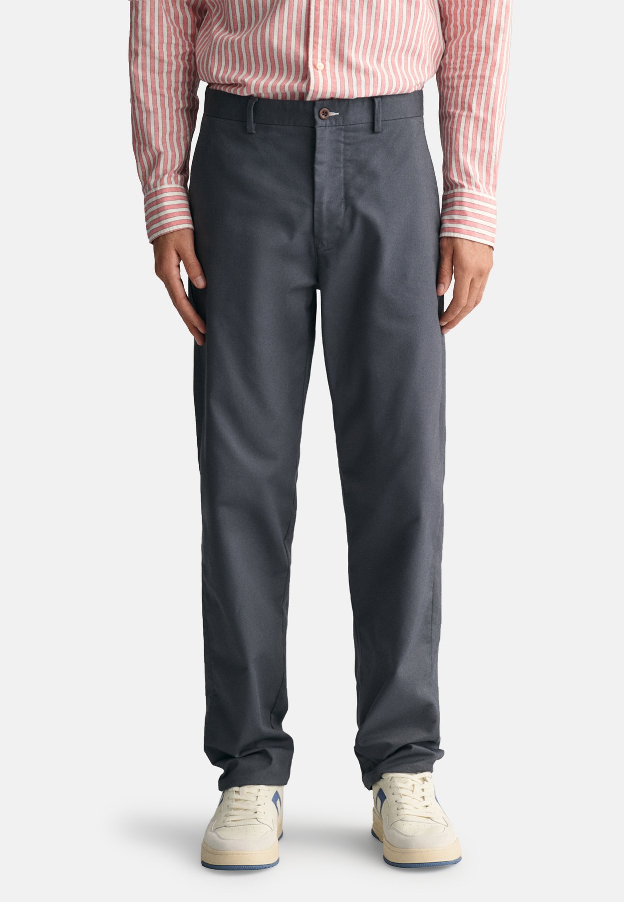REGULAR FIT