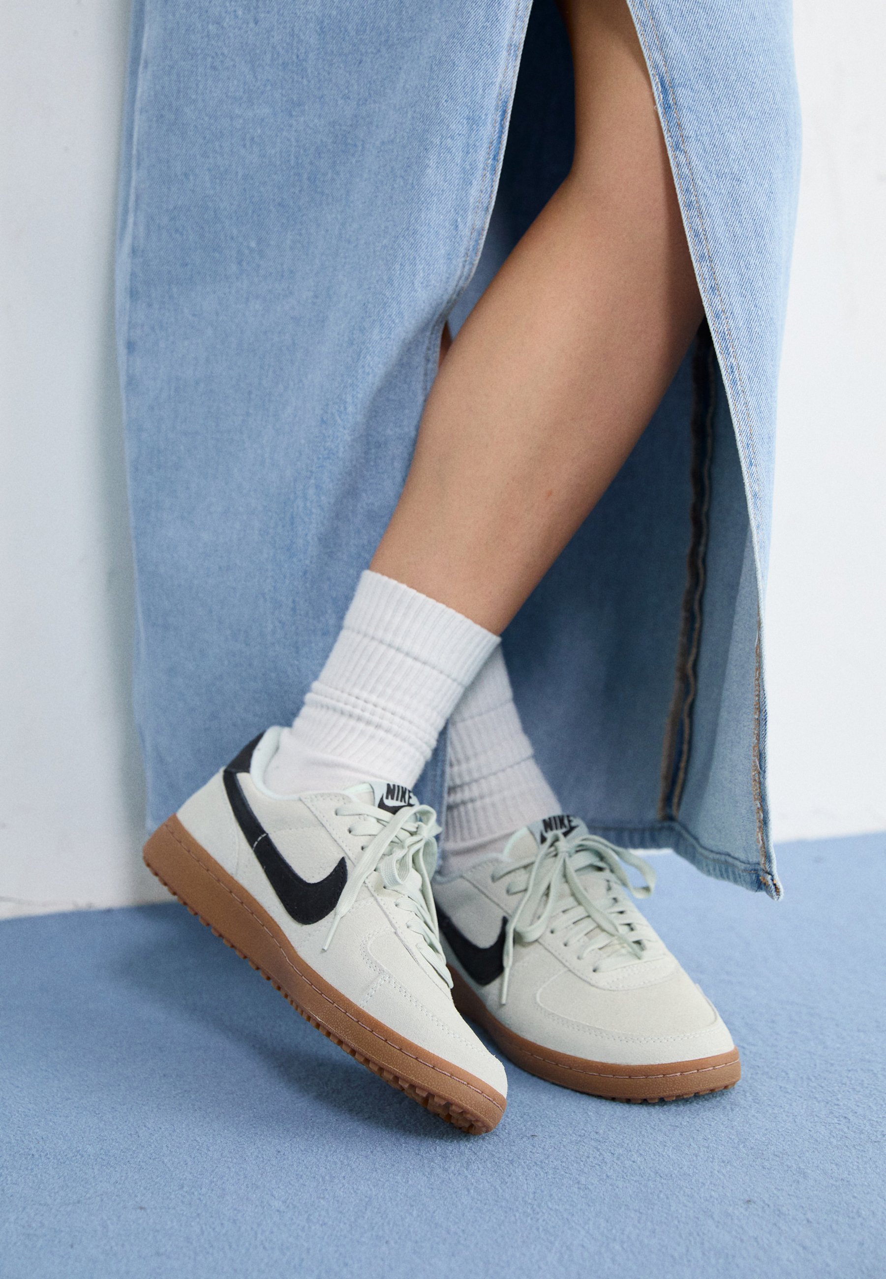 ☆Nike☆ Field General W Platinum Tint Vest Gray Gum Medium