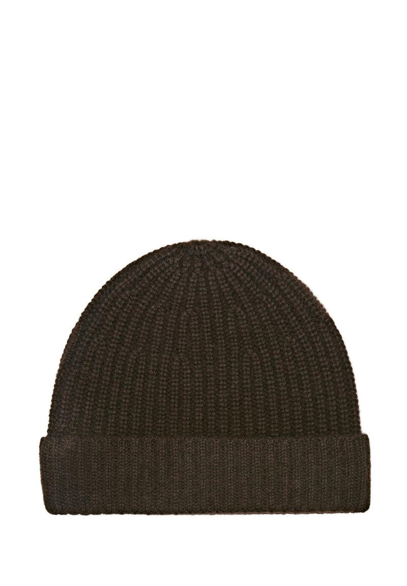 Cappello di lana lavorato a maglia di un marrone scuro con un motivo a coste testurizzato, caratterizzato da un risvolto alla base e una sommità arrotondata.