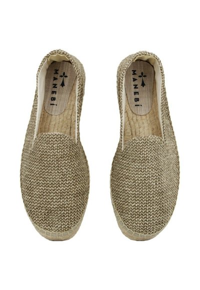 Scarpe slip-on in tela beige intrecciata con tomaia texturizzata, punta arrotondata e suola in gomma di colore chiaro. Logo visibile sulla soletta.