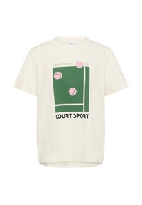 T-shirt en coton, couleur crème, à manches courtes. L'illustration sur le devant présente un rectangle vert avec des balles de tennis roses et le texte "COURT SPORT".