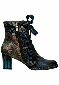 Botines con un diseño floral colorido, encaje negro, cremallera lateral y un tacón texturizado con un acento azul. Fabricados con materiales mixtos.