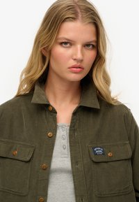Superdry & Co Let jakke / Sommerjakker - dark moss green