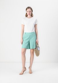 TWINSET Šortky - green marine