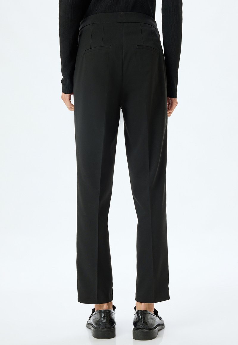 cigarette chinos LOUIS VUITTON Tailored Pants Dark Night Blue. Size 46 in compartments for D3O armor at the hips and knees (armor sold separately) Women's Cigarette Chinos Trousers Office