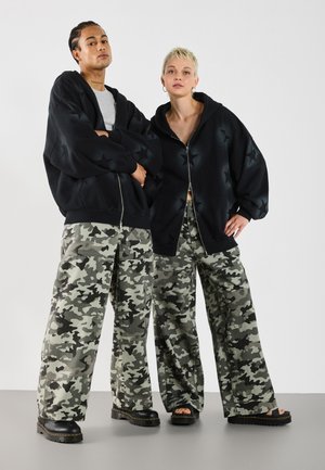 YOURTURN SPRAY STARS ZIP HOODIE czarny