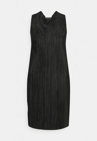Vestido preto sem mangas com textura plissada, decote drapeado e corte até ao joelho. O tecido apresenta padrões de riscas verticais.