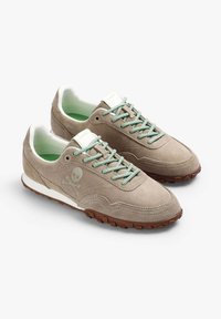 Scalpers - Sneakersy niskie