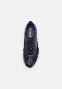 bugatti Treniņu apavi - dark blue