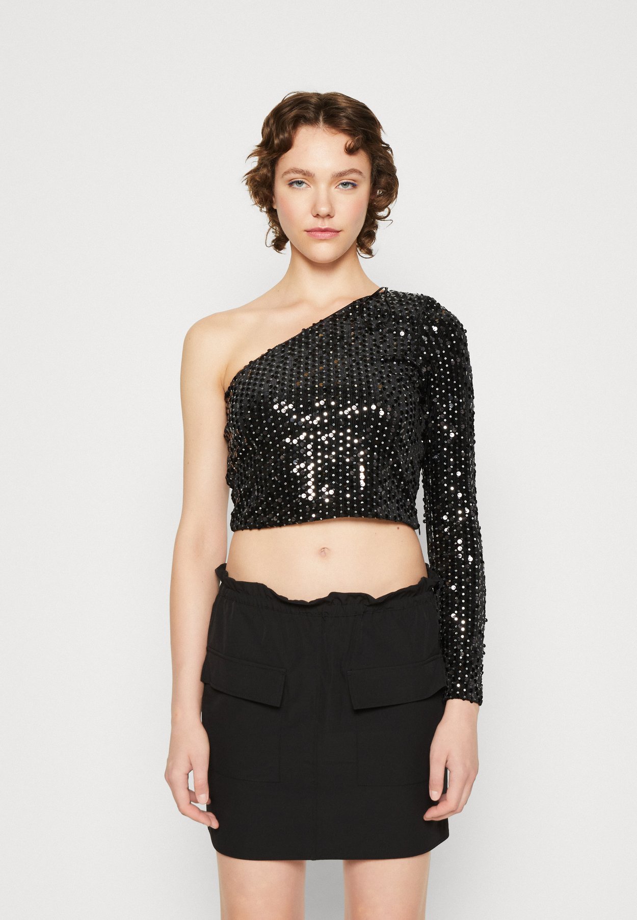 ONLLUCY ONESHOULDER