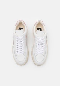 Veja V-12 - Sapatilhas - extra/white/babe